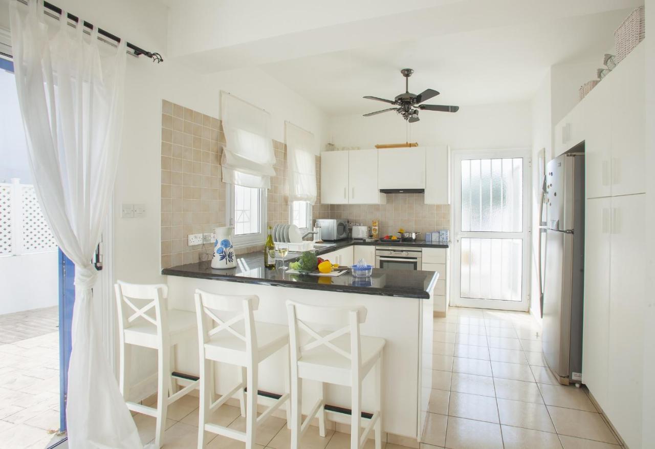 Mimoza Seafront Villa Protaras Eksteriør bilde